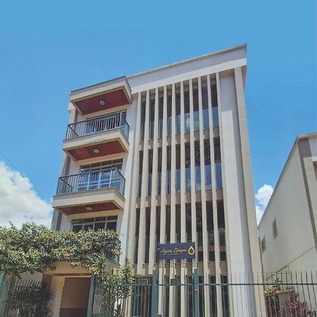פראדוס Apart Hotel Agua Limpa מראה חיצוני תמונה