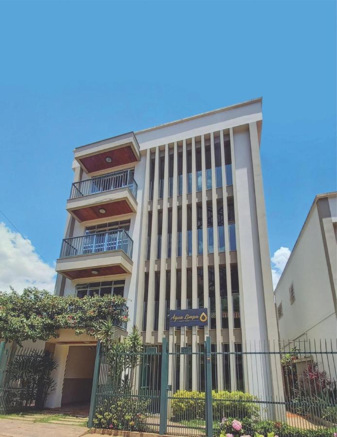 פראדוס Apart Hotel Agua Limpa מראה חיצוני תמונה